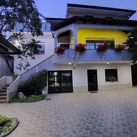 Apartma Mimi Dekani Екстер'єр фото